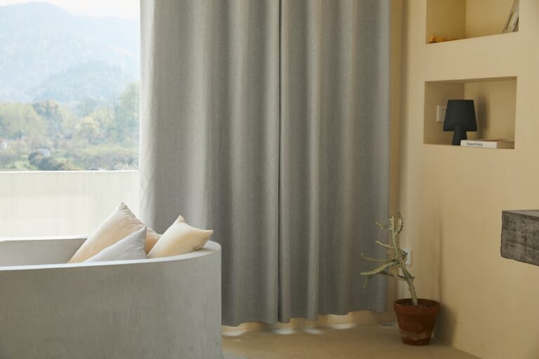 Transform Your Space with Stylish Curtains from Vistahangs