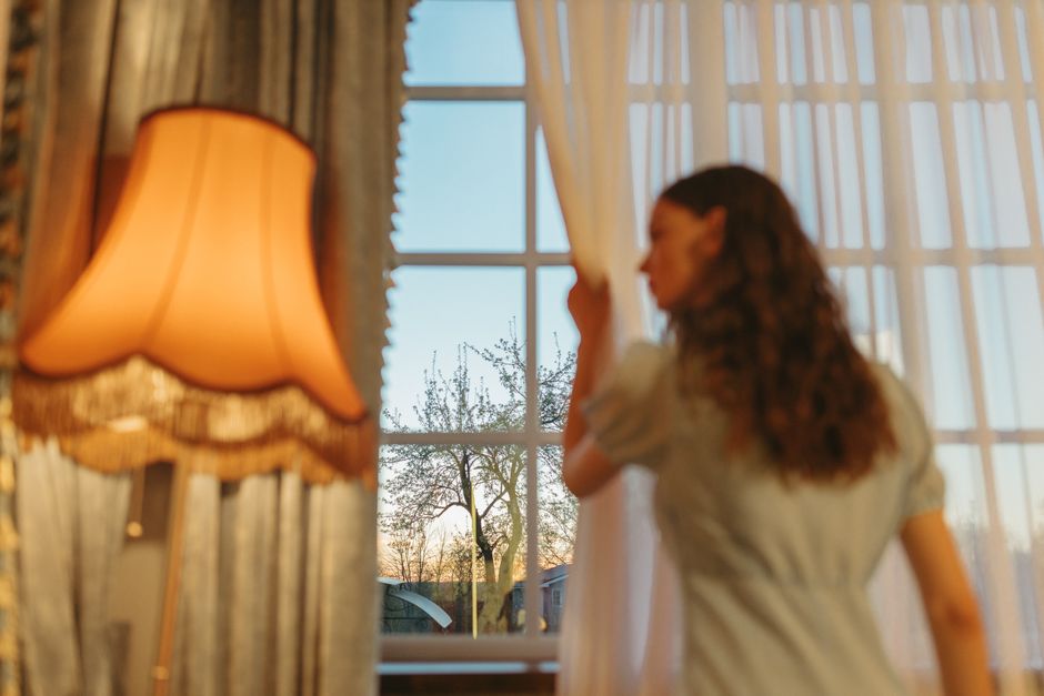 Five Tips for Hanging Curtains Like a Professional Five Tips for Hanging Curtains Like a Professional