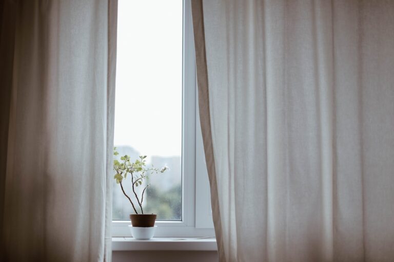Discover the Latest Trends in Window Treatments at Vistahangs